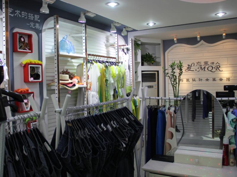 戀慕女裝門(mén)面展示
