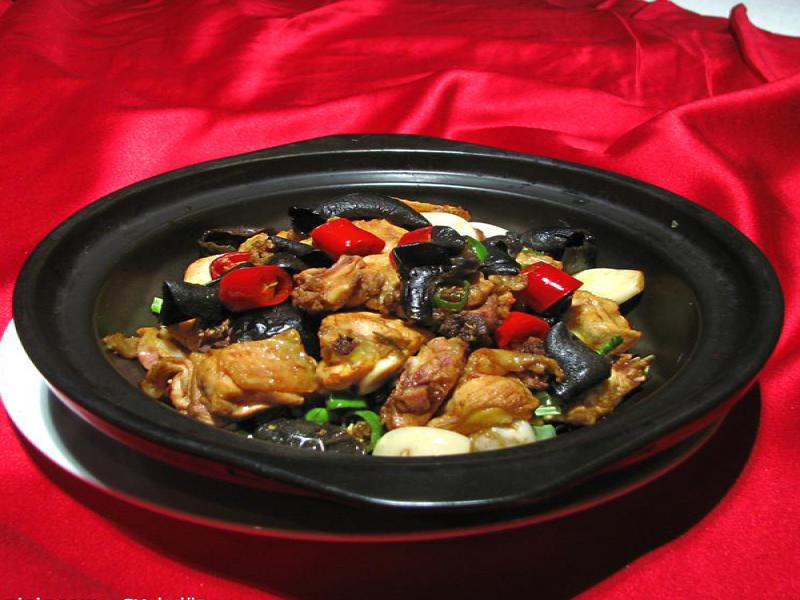 迪隆黃燜雞米飯