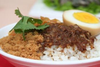 康福號鐵路便當(dāng)-精制魯肉飯
